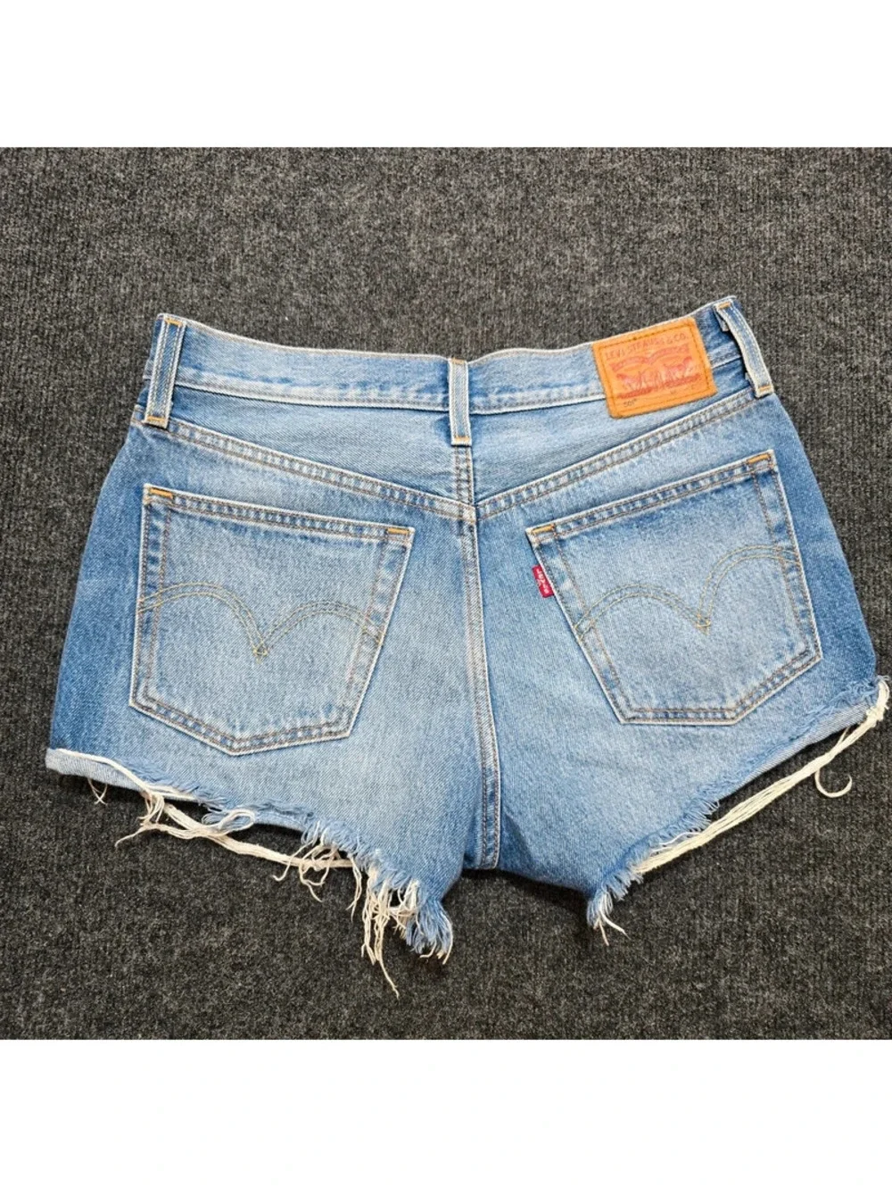 Levi's 501 Button Fly Denim Cutoff Shorts Womens W27 Light Wash Distressed